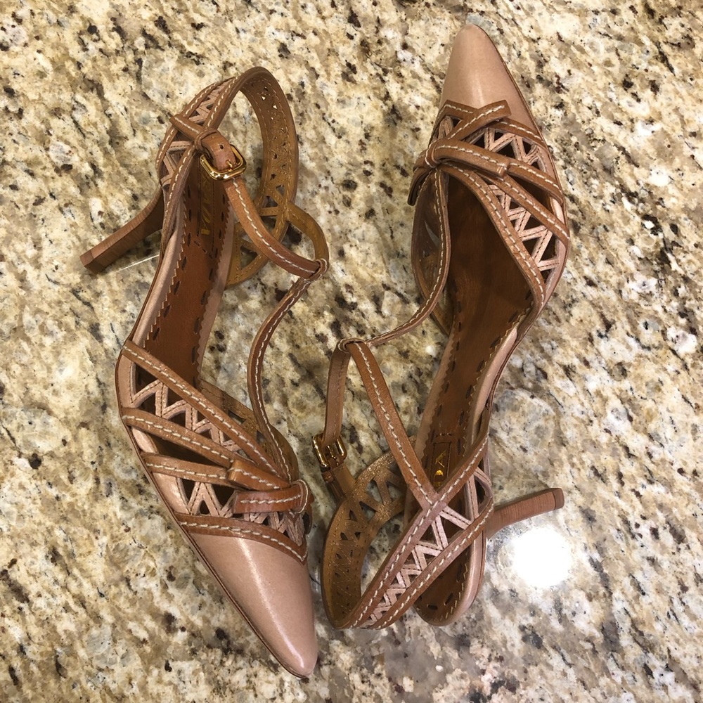 RARE‼️ Prada Laser Cut Ankle Strap Pumps in Tan Leather 37.5 - Picture 5 of 12